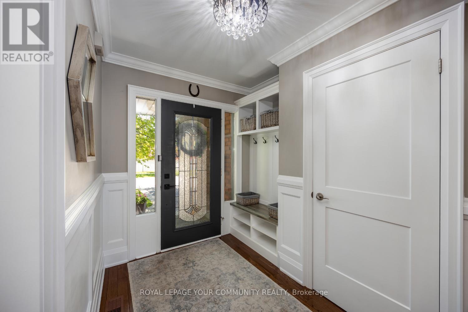 












3 BRIGGS CRESCENT E

,
Whitby,




Ontario
L1M2E8

