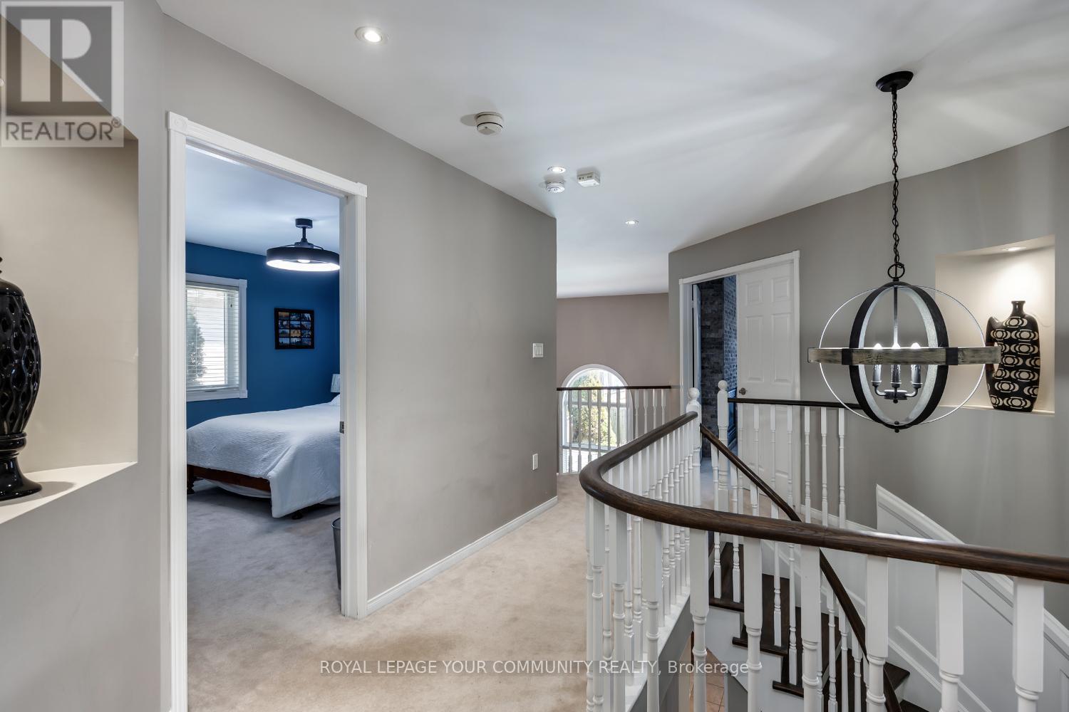












3 BRIGGS CRESCENT E

,
Whitby,




Ontario
L1M2E8


