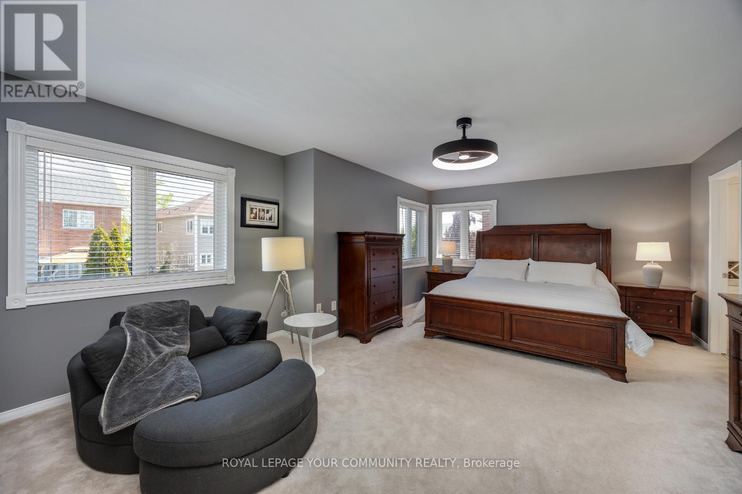 












3 BRIGGS CRESCENT E

,
Whitby,




Ontario
L1M2E8

