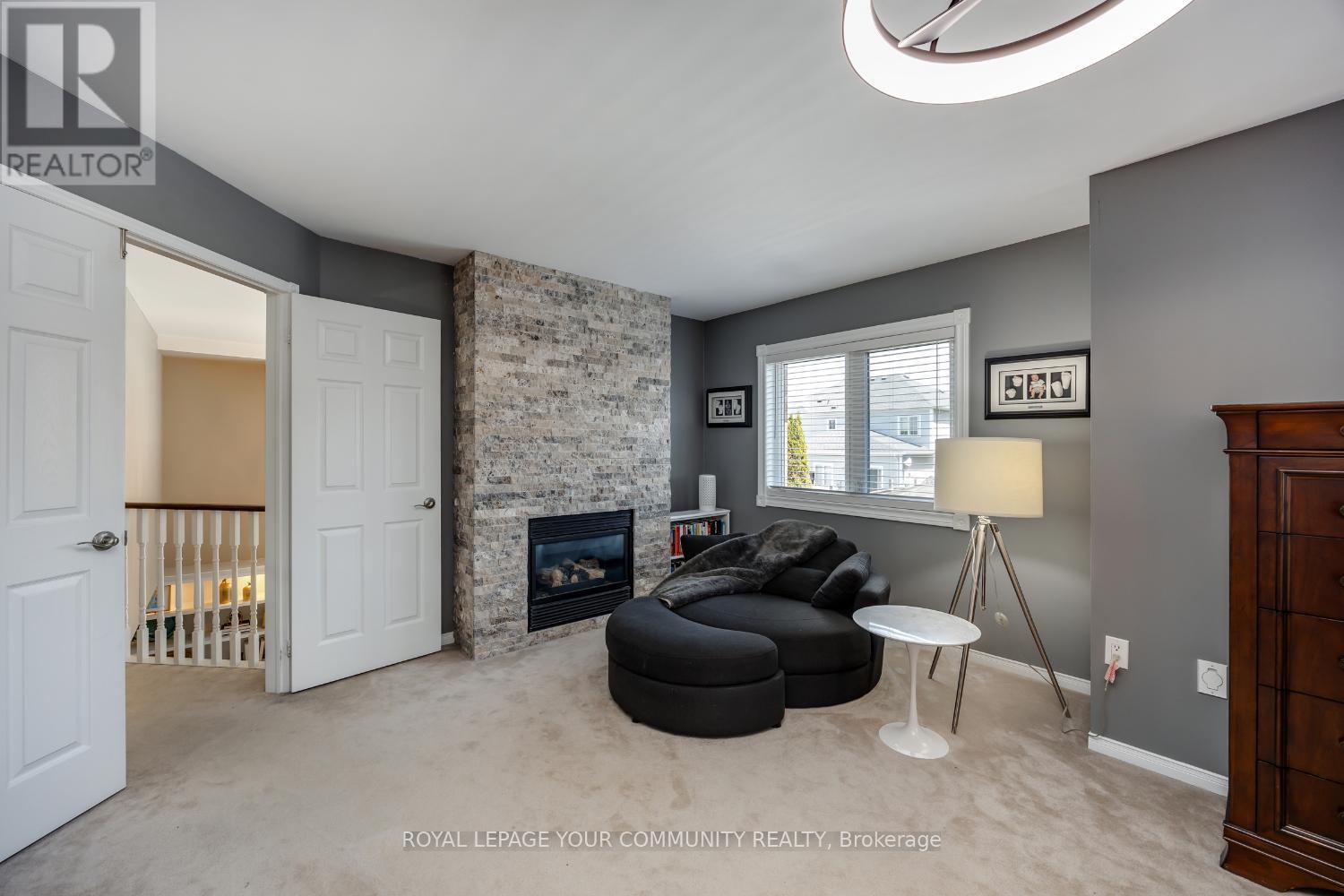 












3 BRIGGS CRESCENT E

,
Whitby,




Ontario
L1M2E8

