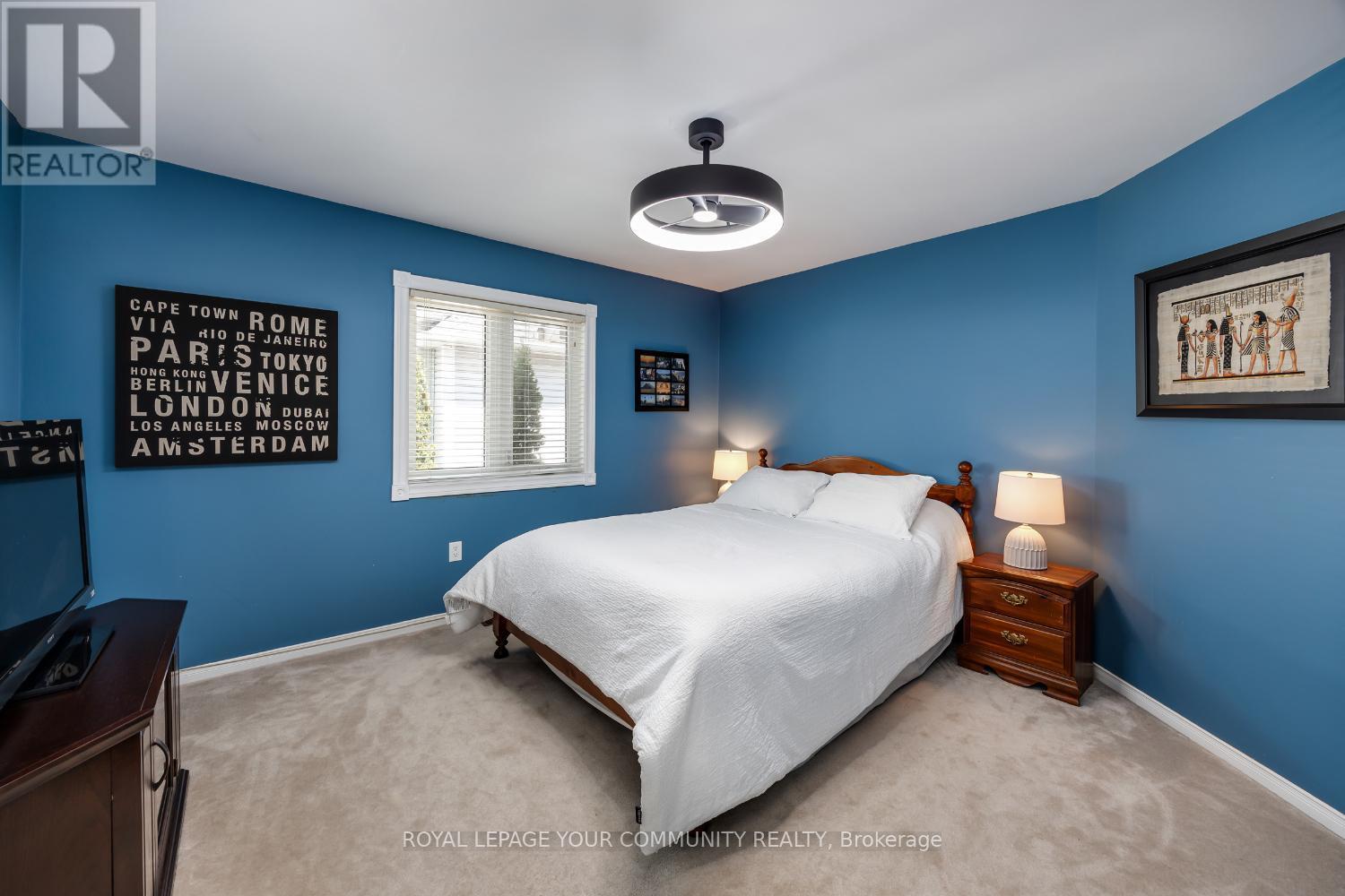 












3 BRIGGS CRESCENT E

,
Whitby,




Ontario
L1M2E8

