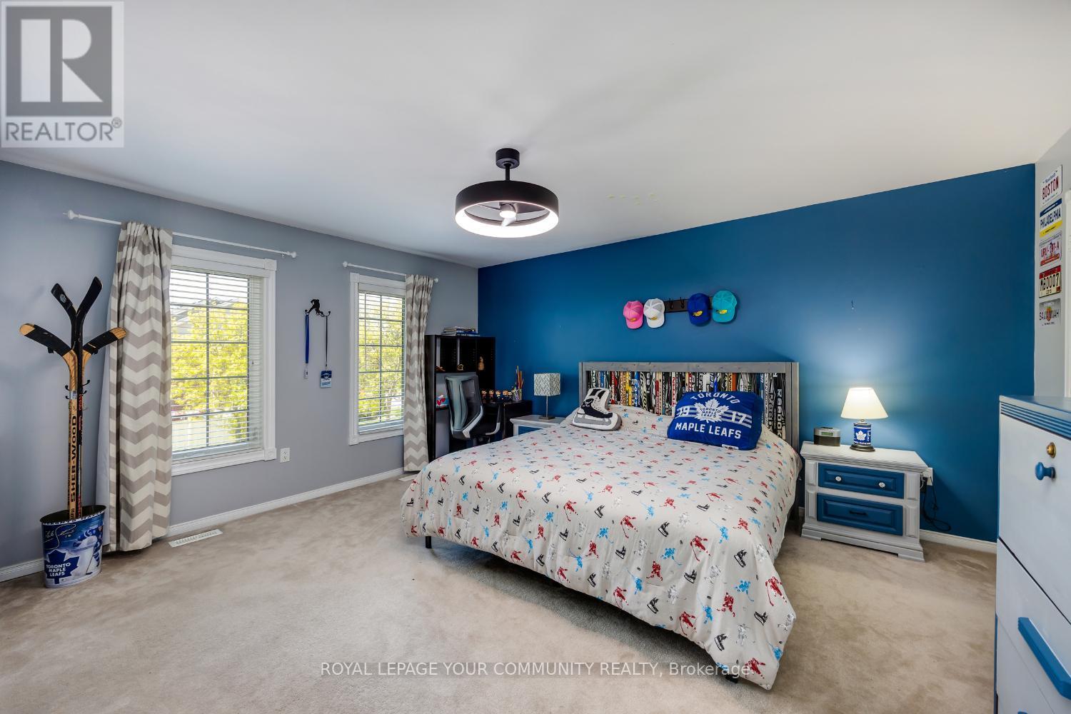 












3 BRIGGS CRESCENT E

,
Whitby,




Ontario
L1M2E8


