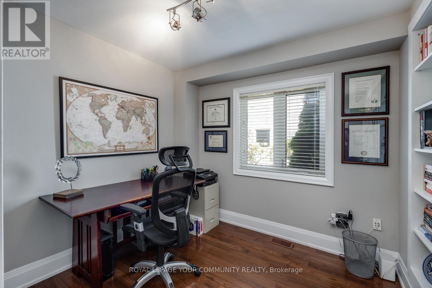 












3 BRIGGS CRESCENT E

,
Whitby,




Ontario
L1M2E8

