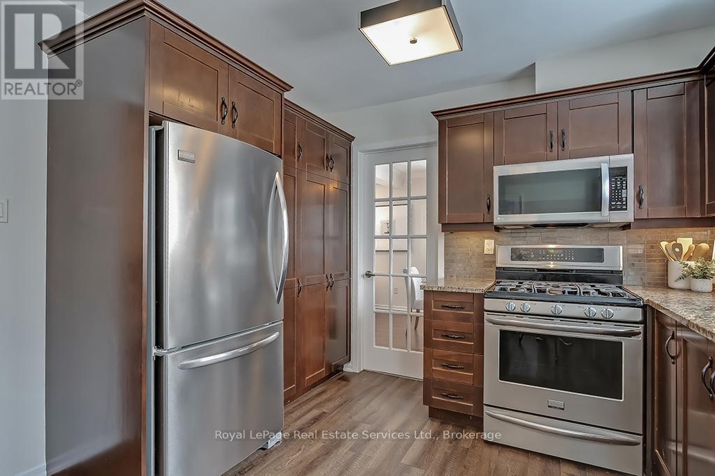 












630 OXFORD ROAD

,
Burlington (Roseland),




Ontario
L7N2R6

