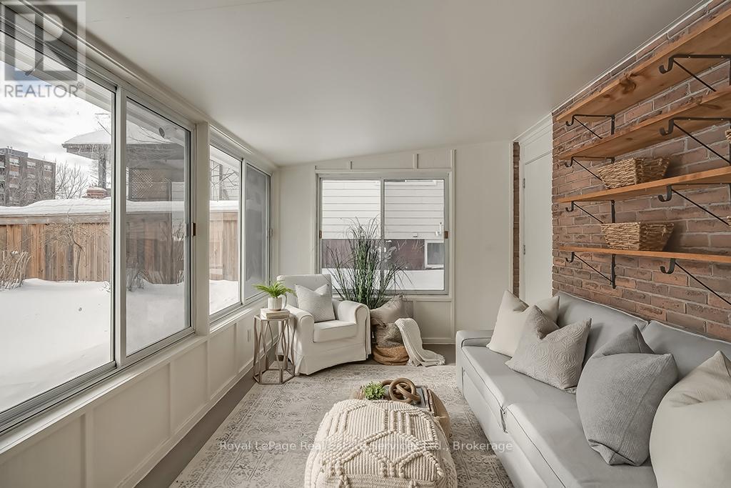 












630 OXFORD ROAD

,
Burlington (Roseland),




Ontario
L7N2R6

