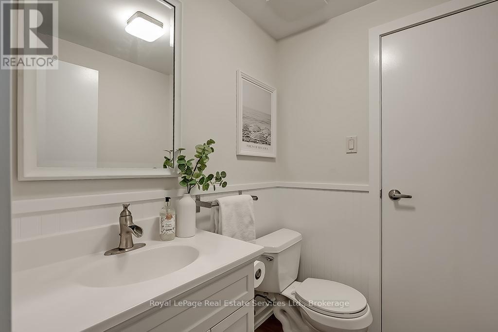 












630 OXFORD ROAD

,
Burlington (Roseland),




Ontario
L7N2R6

