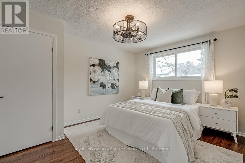 












630 OXFORD ROAD

,
Burlington (Roseland),




Ontario
L7N2R6

