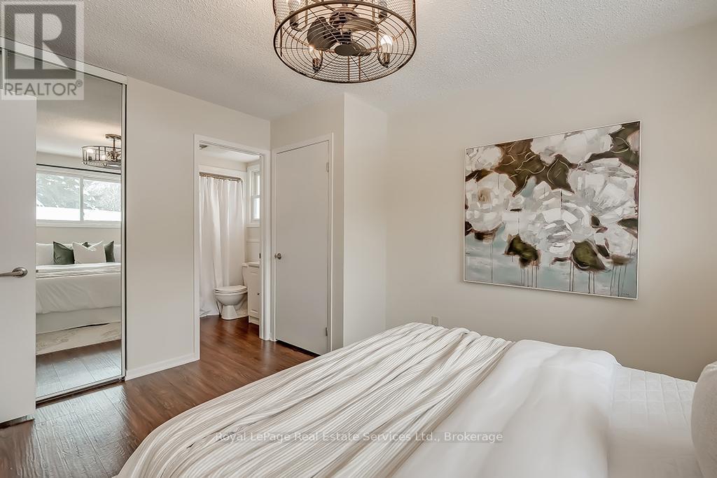 












630 OXFORD ROAD

,
Burlington (Roseland),




Ontario
L7N2R6

