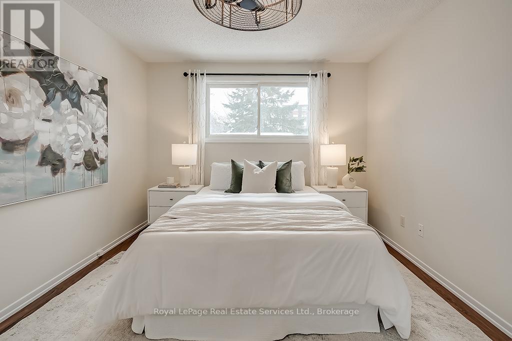 












630 OXFORD ROAD

,
Burlington (Roseland),




Ontario
L7N2R6

