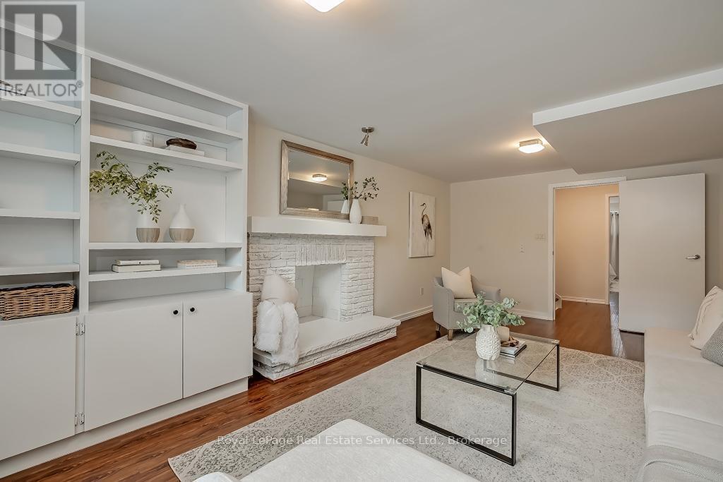 












630 OXFORD ROAD

,
Burlington (Roseland),




Ontario
L7N2R6

