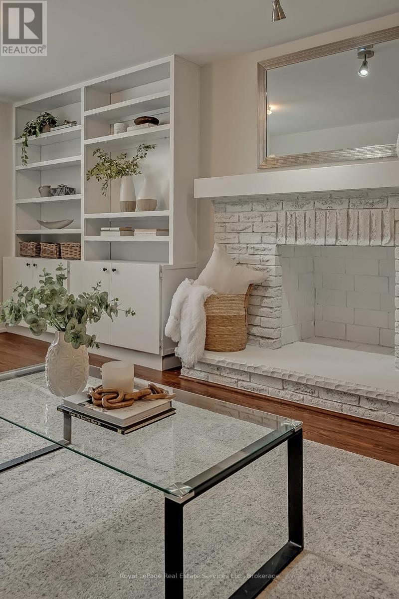 












630 OXFORD ROAD

,
Burlington (Roseland),




Ontario
L7N2R6

