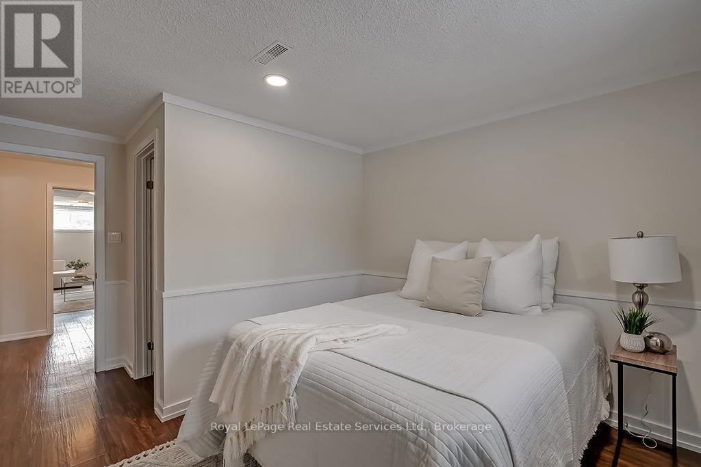 












630 OXFORD ROAD

,
Burlington (Roseland),




Ontario
L7N2R6

