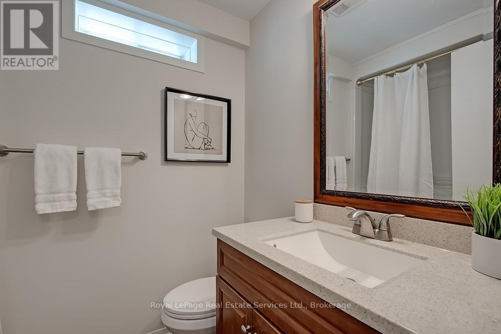 












630 OXFORD ROAD

,
Burlington (Roseland),




Ontario
L7N2R6

