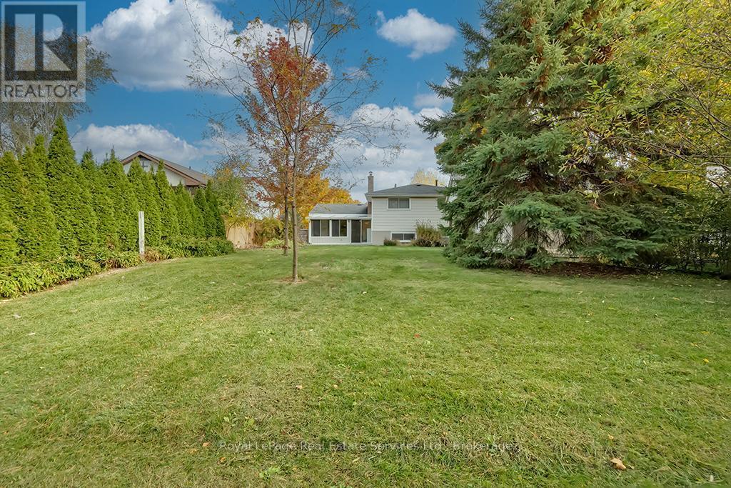 












630 OXFORD ROAD

,
Burlington (Roseland),




Ontario
L7N2R6

