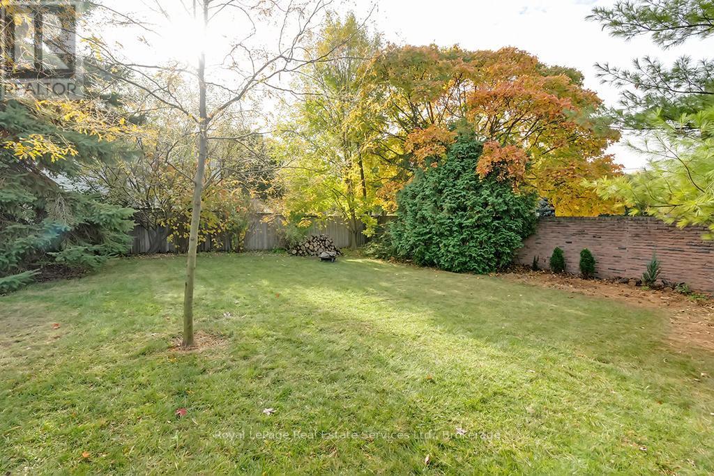 












630 OXFORD ROAD

,
Burlington (Roseland),




Ontario
L7N2R6


