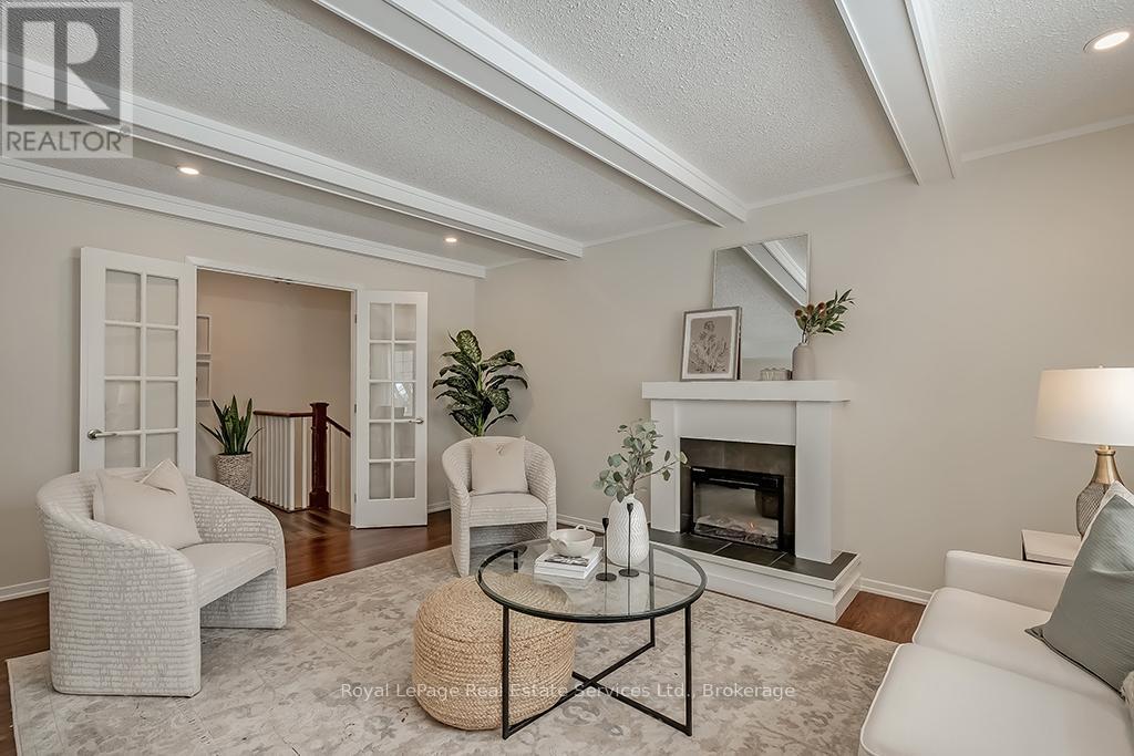 












630 OXFORD ROAD

,
Burlington (Roseland),




Ontario
L7N2R6

