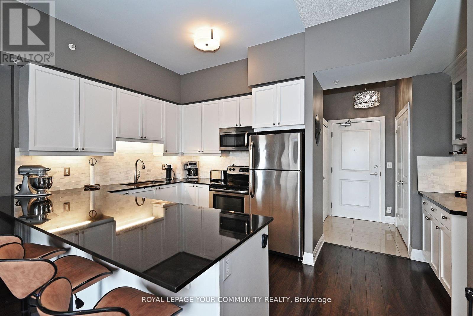 












1018 - 12 WOODSTREAM BOULEVARD

,
Vaughan,




Ontario
L4L8C3


