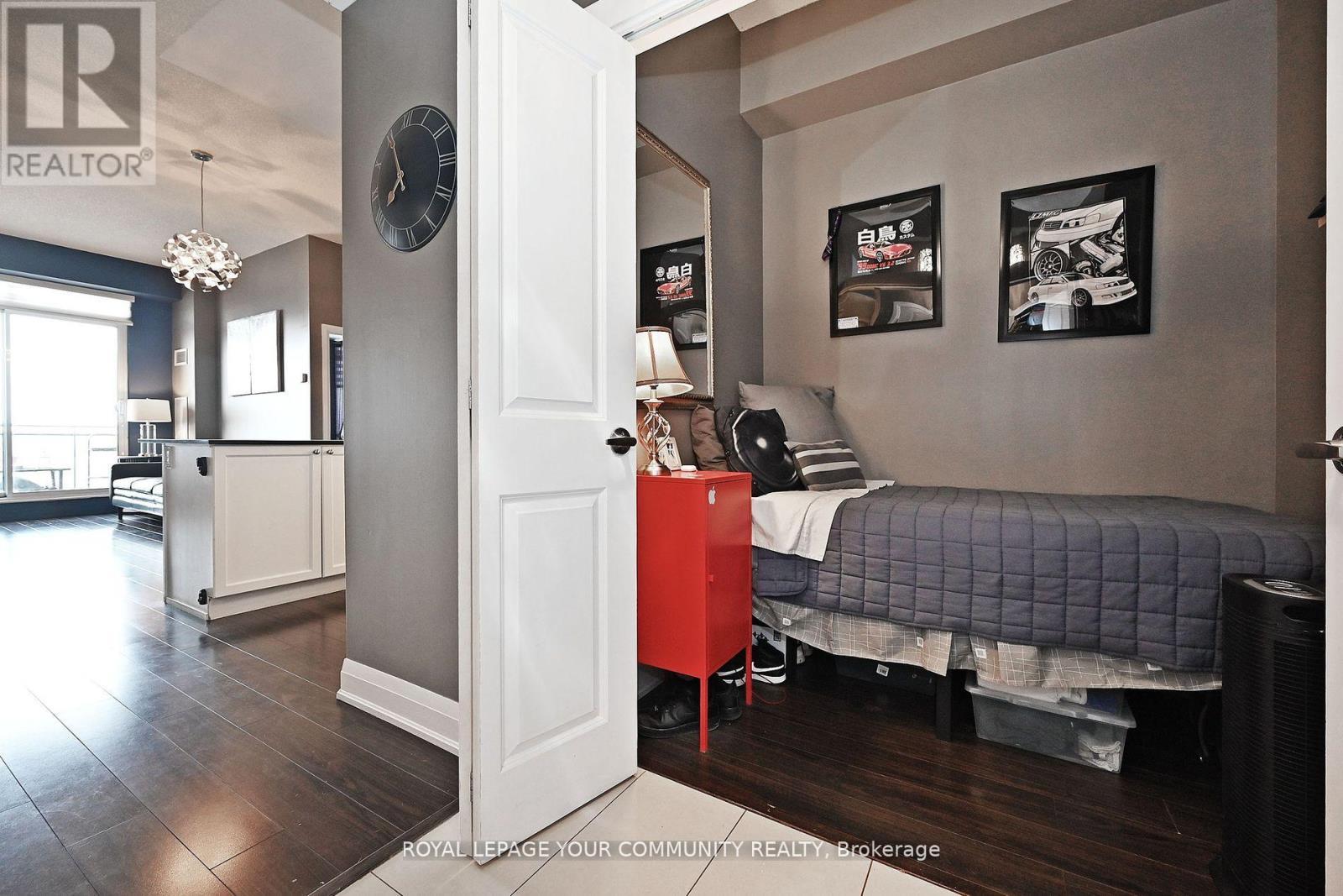 












1018 - 12 WOODSTREAM BOULEVARD

,
Vaughan,




Ontario
L4L8C3

