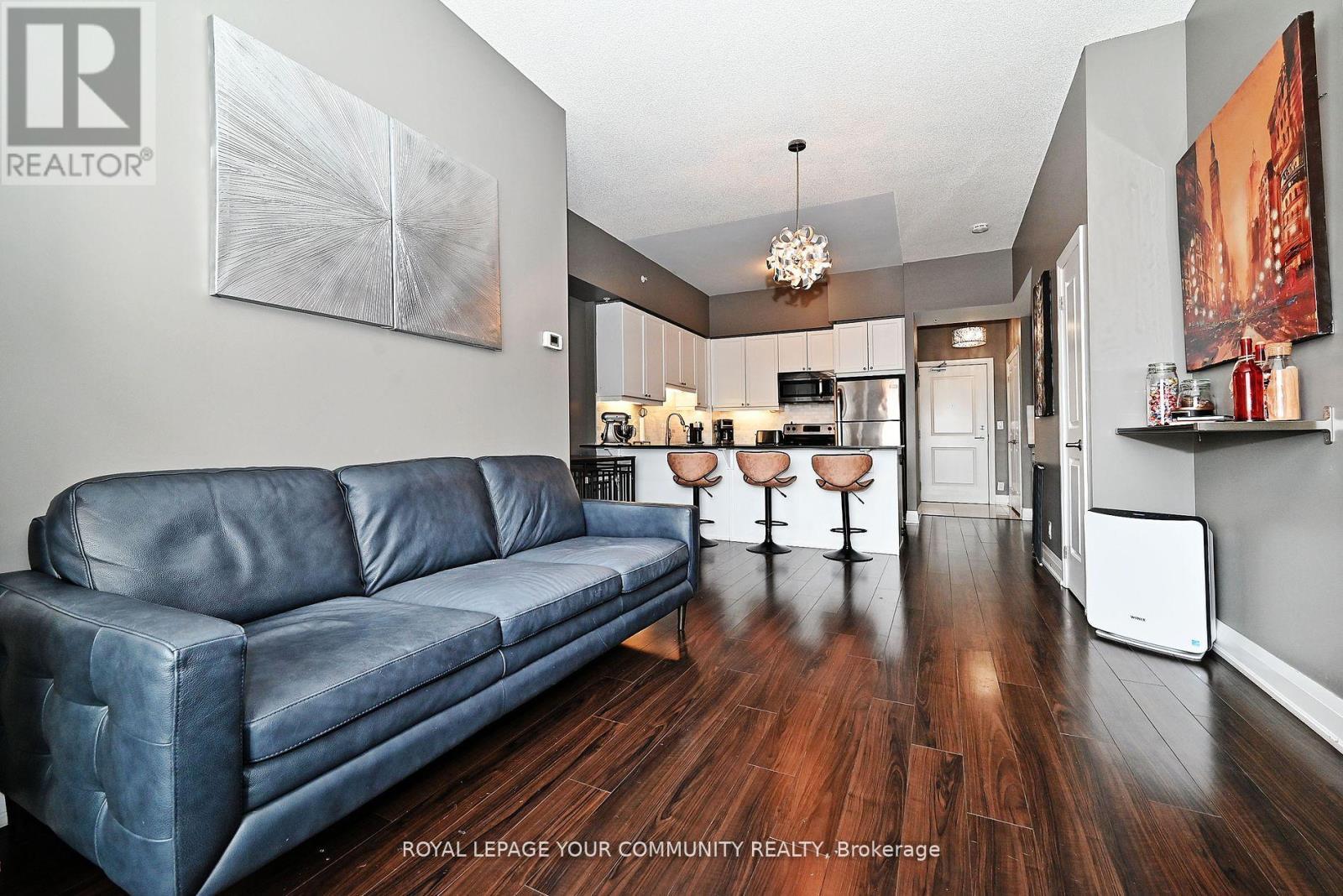 












1018 - 12 WOODSTREAM BOULEVARD

,
Vaughan,




Ontario
L4L8C3

