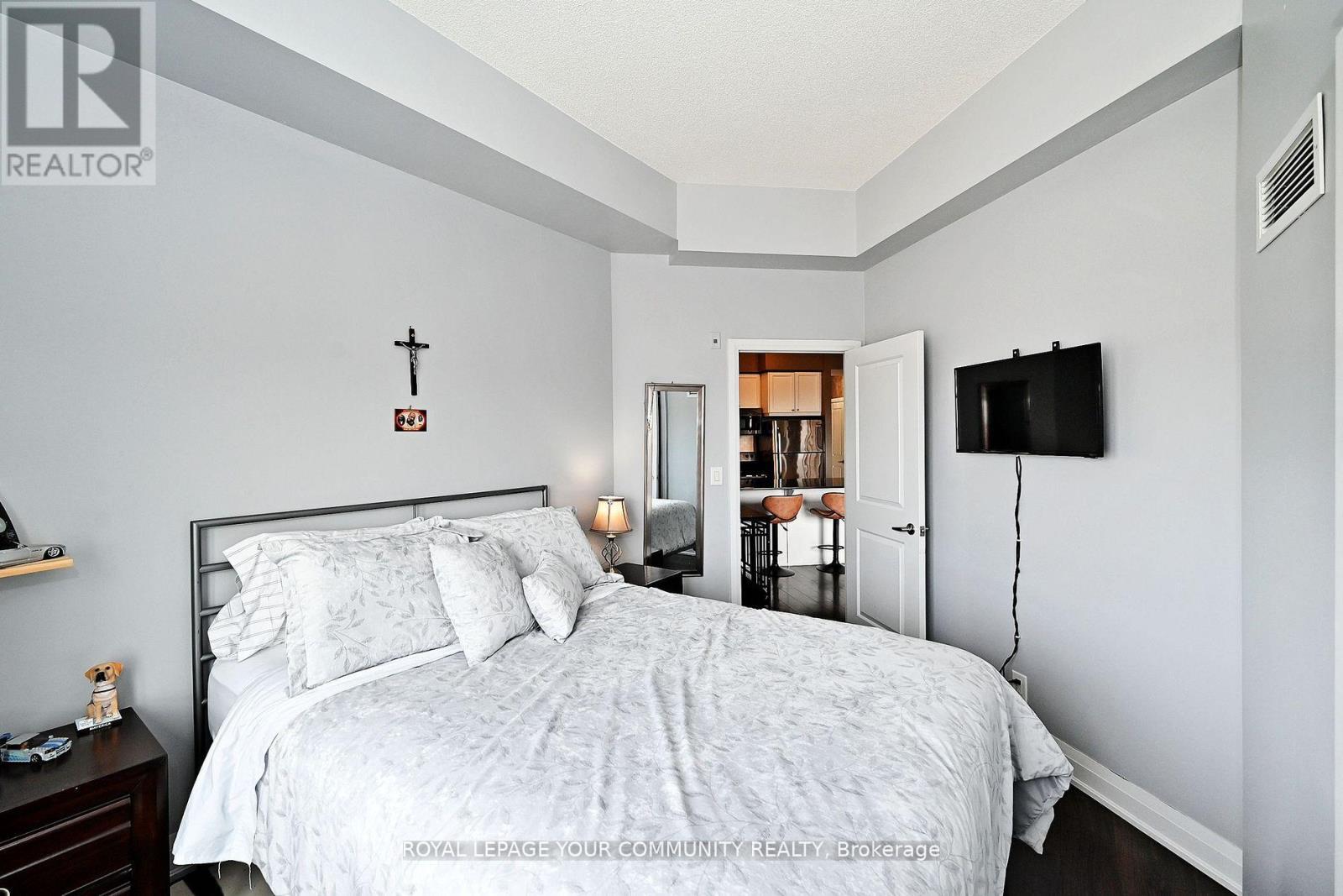 












1018 - 12 WOODSTREAM BOULEVARD

,
Vaughan,




Ontario
L4L8C3

