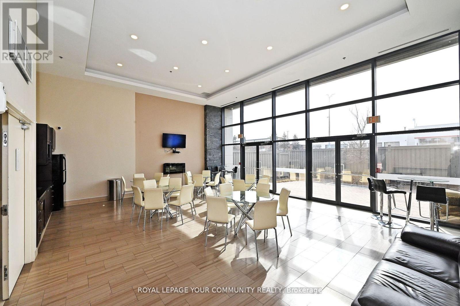 












1018 - 12 WOODSTREAM BOULEVARD

,
Vaughan,




Ontario
L4L8C3

