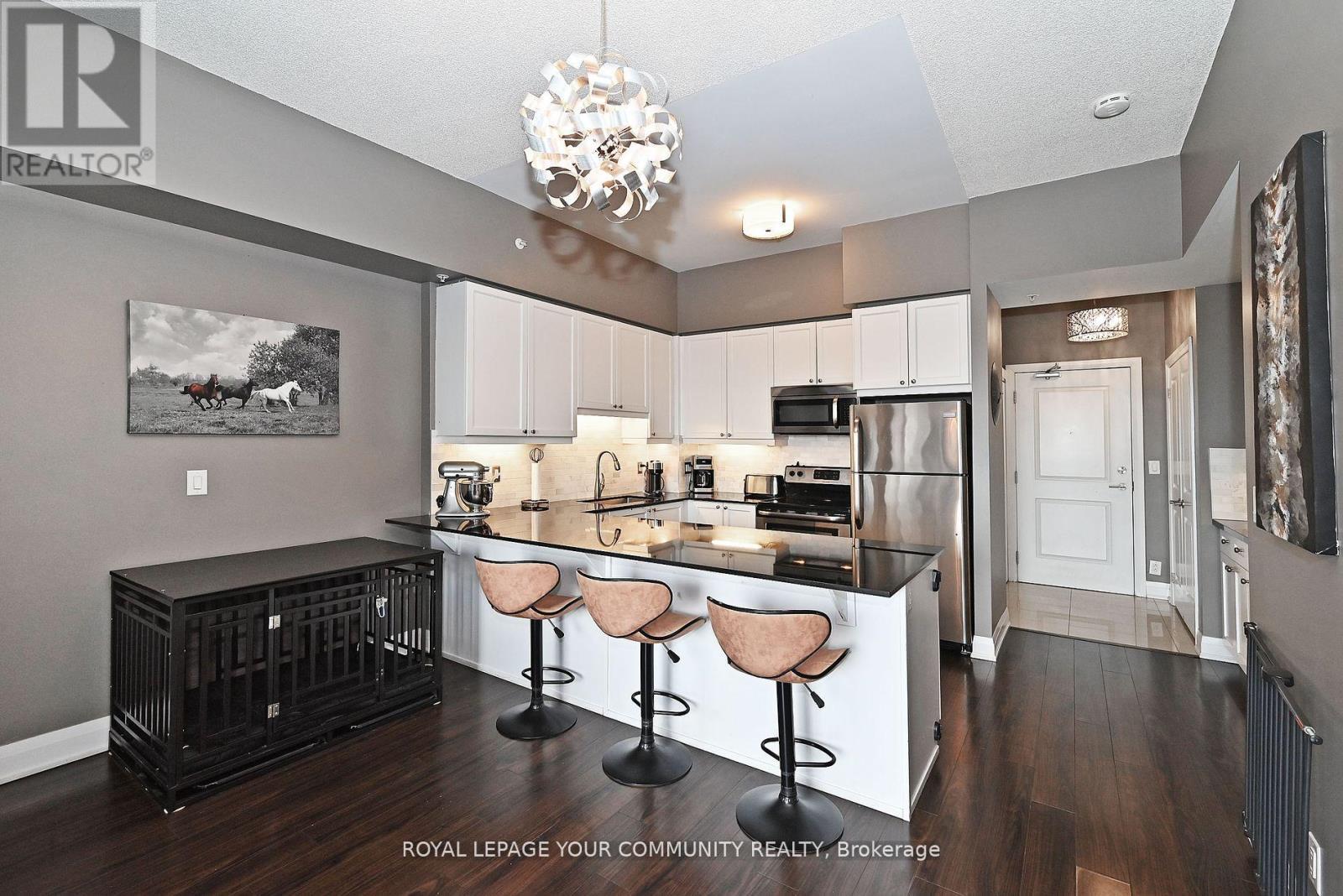 












1018 - 12 WOODSTREAM BOULEVARD

,
Vaughan,




Ontario
L4L8C3

