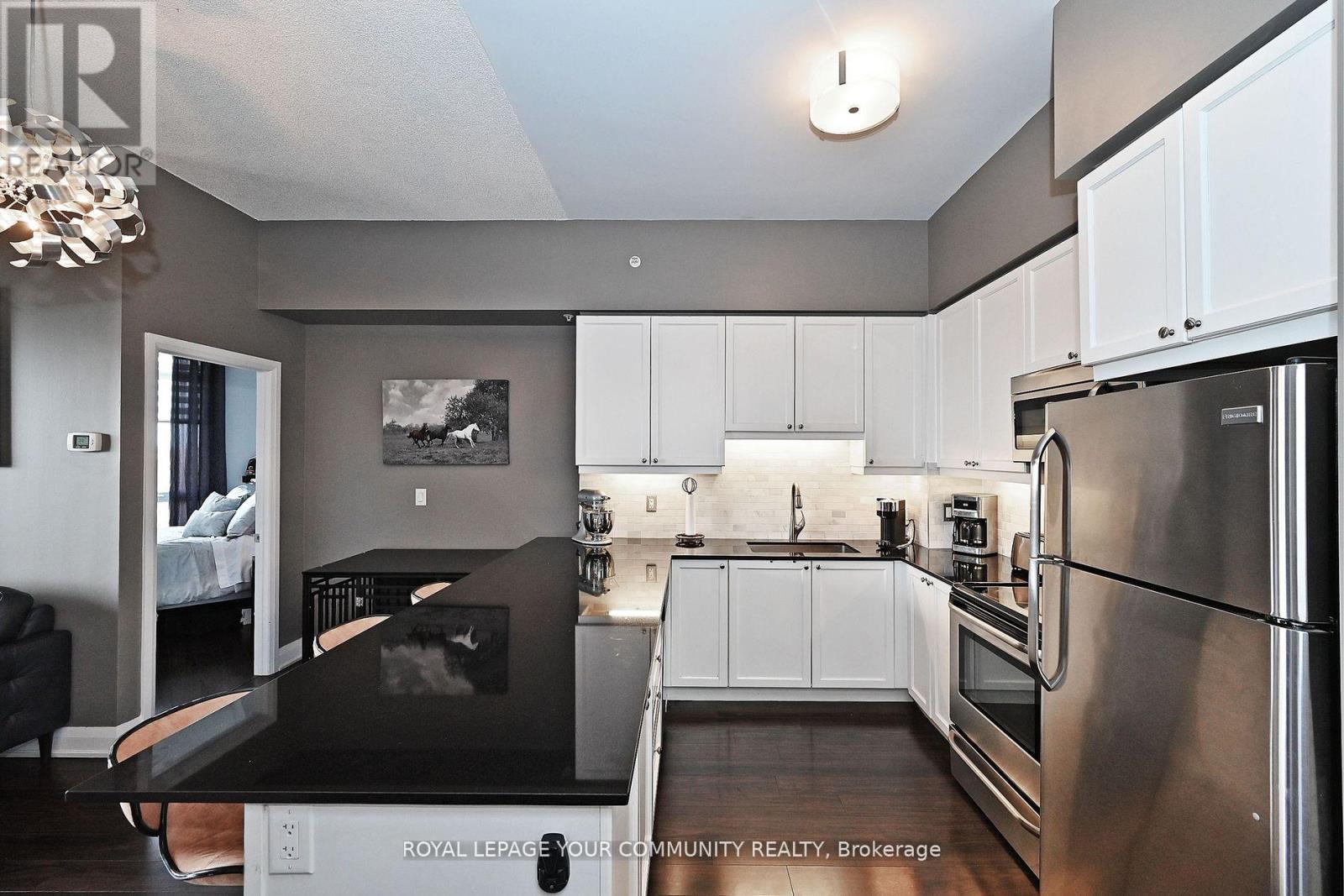 












1018 - 12 WOODSTREAM BOULEVARD

,
Vaughan,




Ontario
L4L8C3

