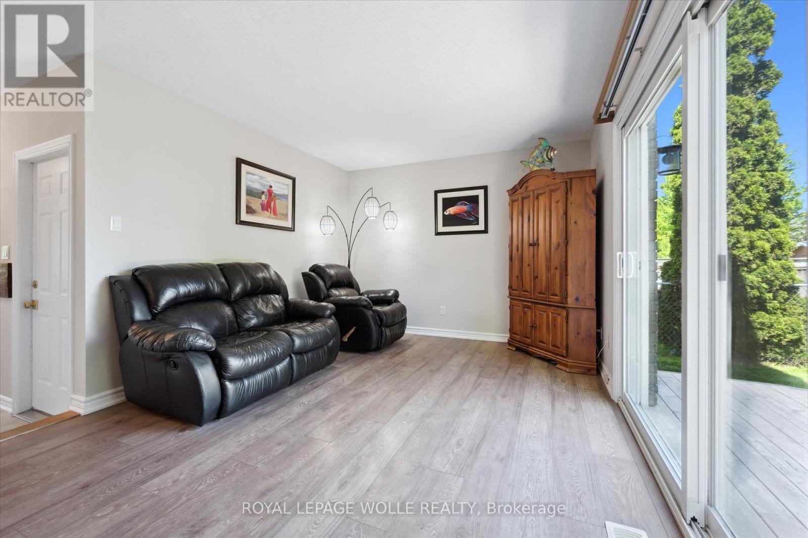 












31 DRIFTWOOD PLACE

,
Kitchener,




Ontario
N2N1W3


