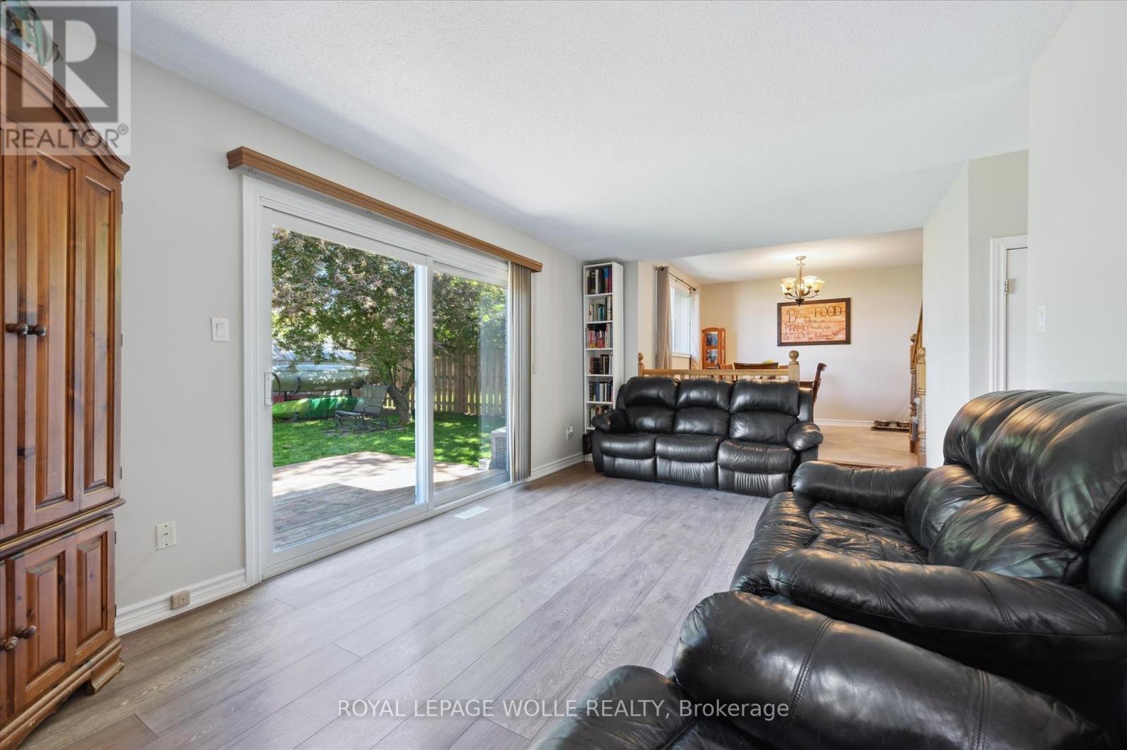 












31 DRIFTWOOD PLACE

,
Kitchener,




Ontario
N2N1W3

