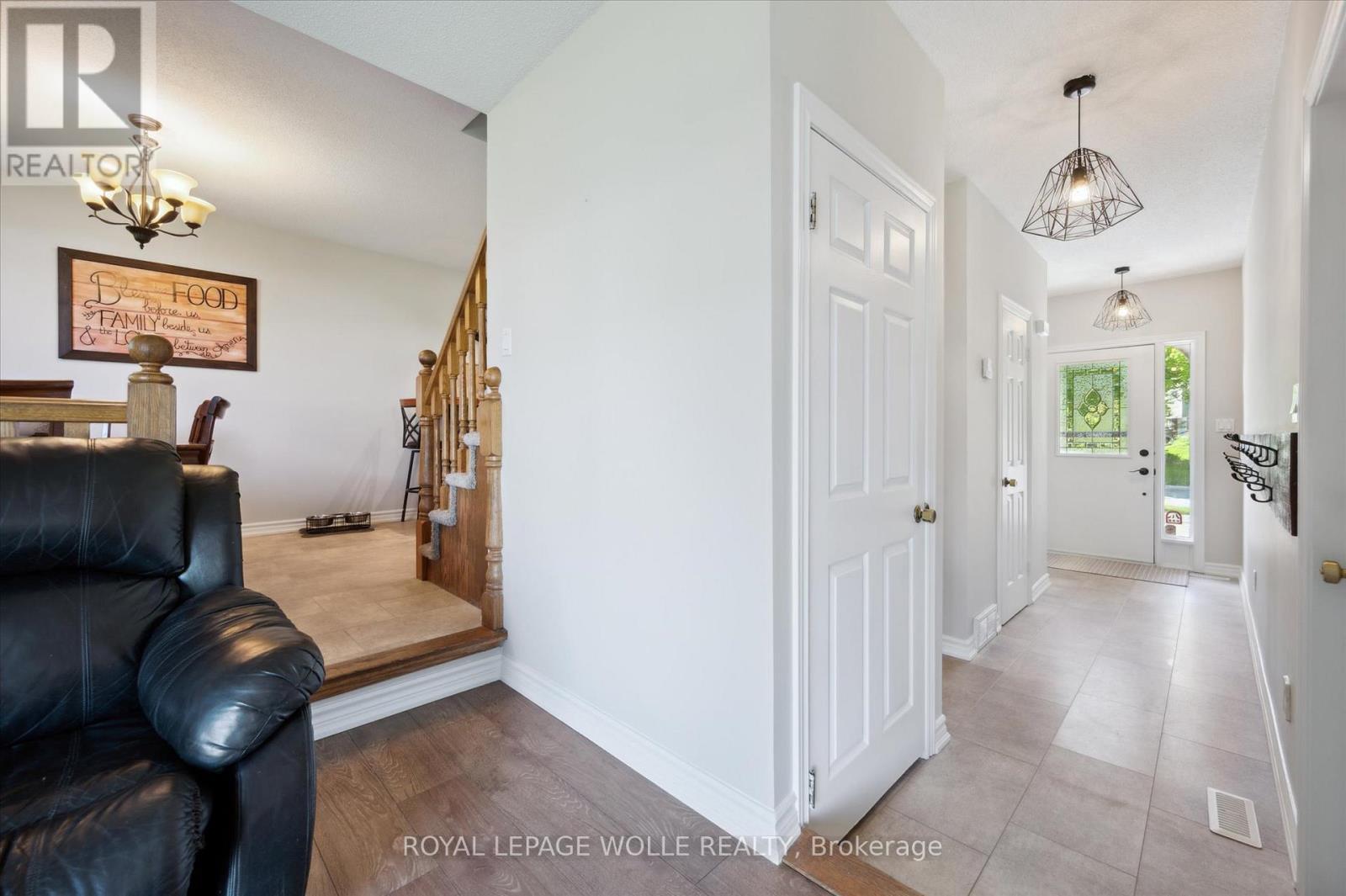 












31 DRIFTWOOD PLACE

,
Kitchener,




Ontario
N2N1W3

