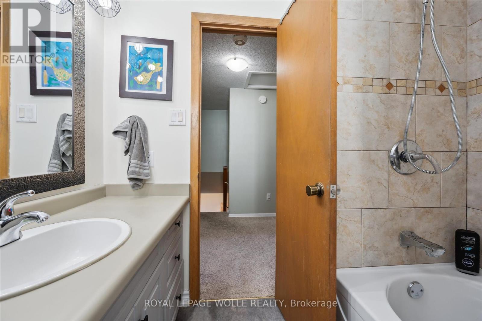 












31 DRIFTWOOD PLACE

,
Kitchener,




Ontario
N2N1W3

