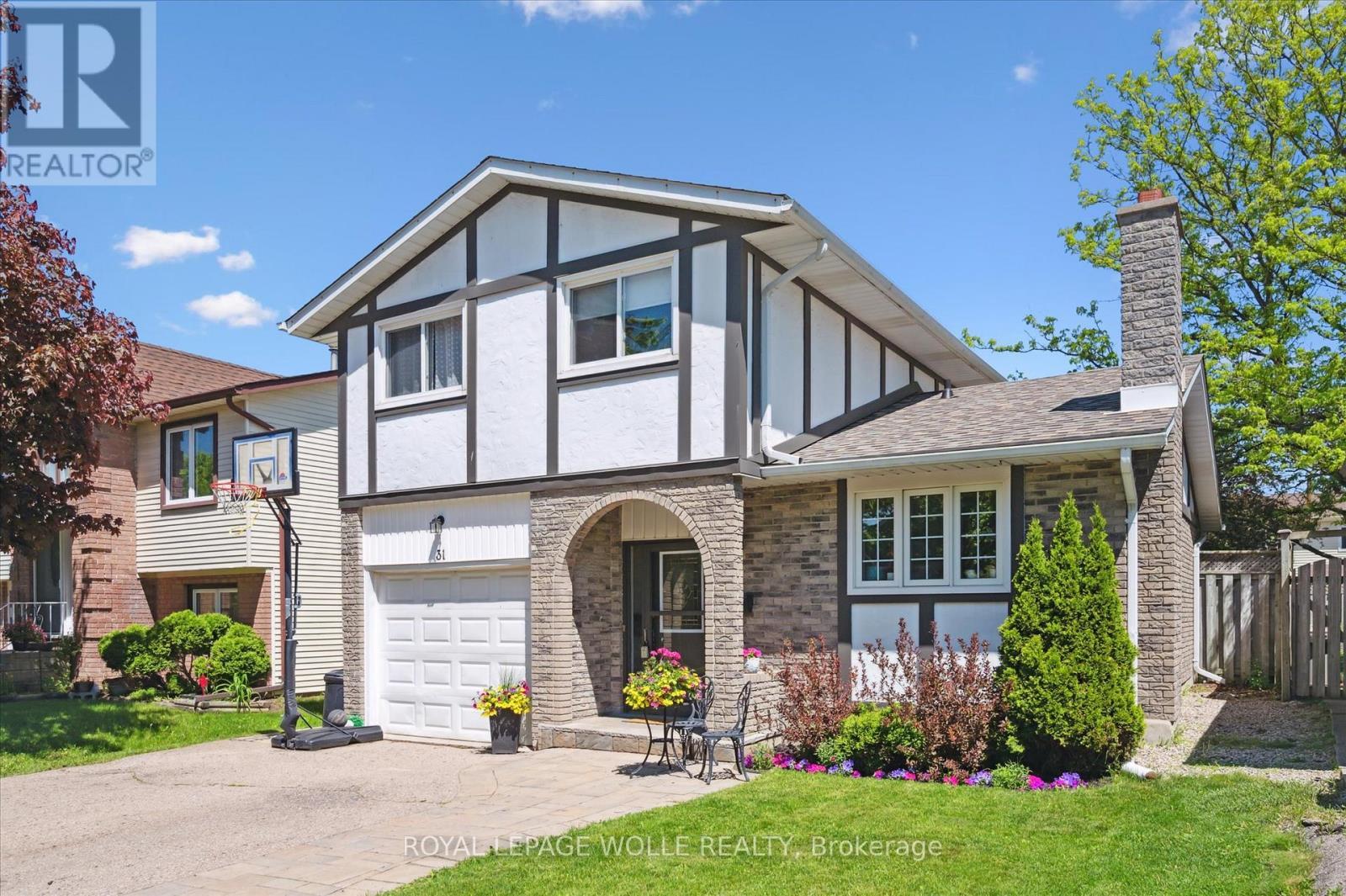 












31 DRIFTWOOD PLACE

,
Kitchener,




Ontario
N2N1W3


