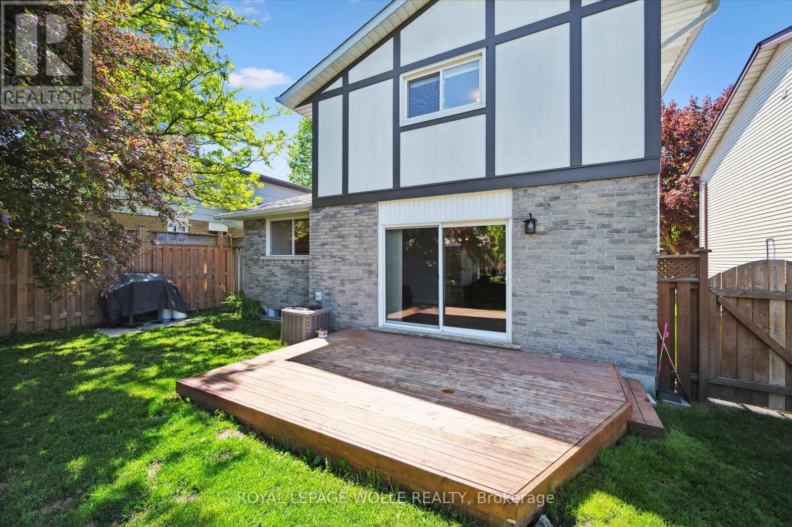 












31 DRIFTWOOD PLACE

,
Kitchener,




Ontario
N2N1W3

