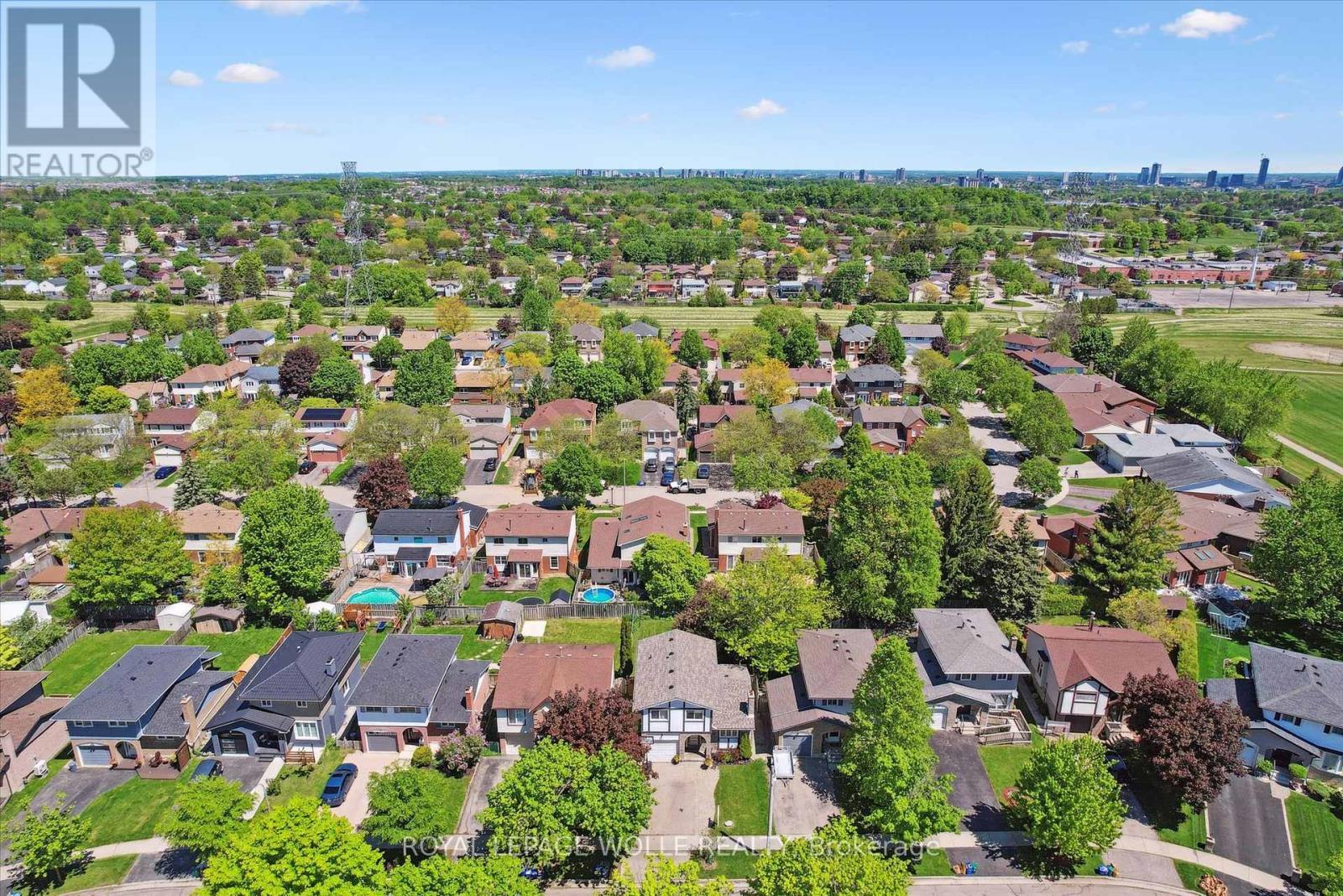 












31 DRIFTWOOD PLACE

,
Kitchener,




Ontario
N2N1W3

