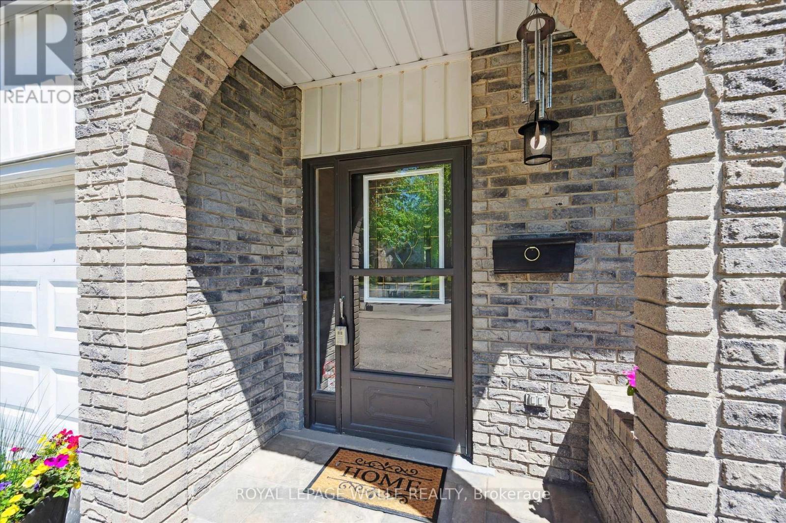 












31 DRIFTWOOD PLACE

,
Kitchener,




Ontario
N2N1W3

