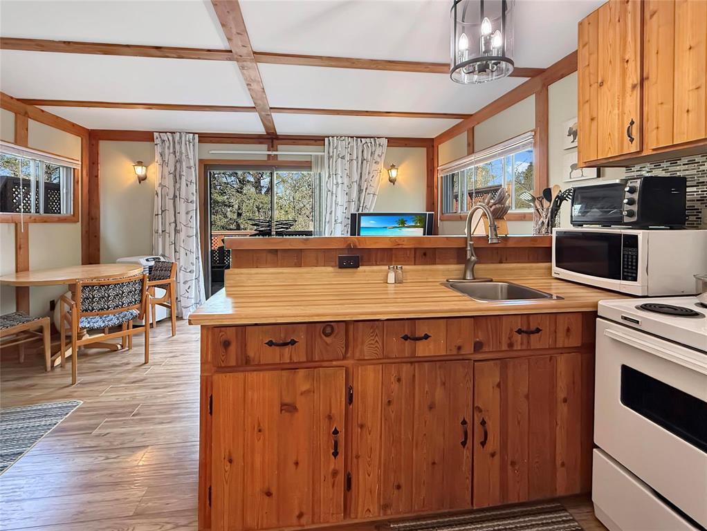 












68 4th Street S

,
Clear Lake,




Manitoba
R0J1N0

