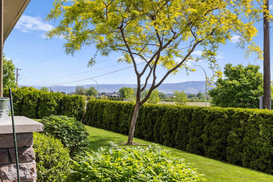 









3739


Casorso

Road, 111,
Kelowna,




BC
V1W 5E8

