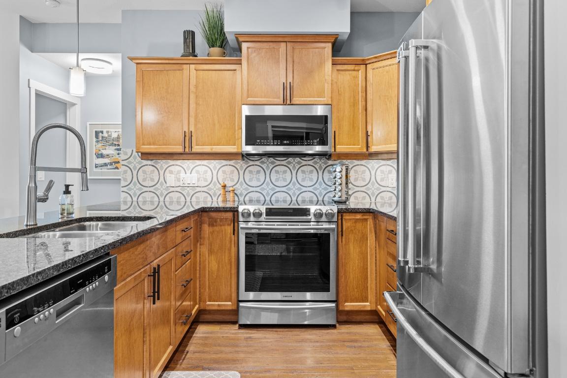 









3739


Casorso

Road, 111,
Kelowna,




BC
V1W 5E8

