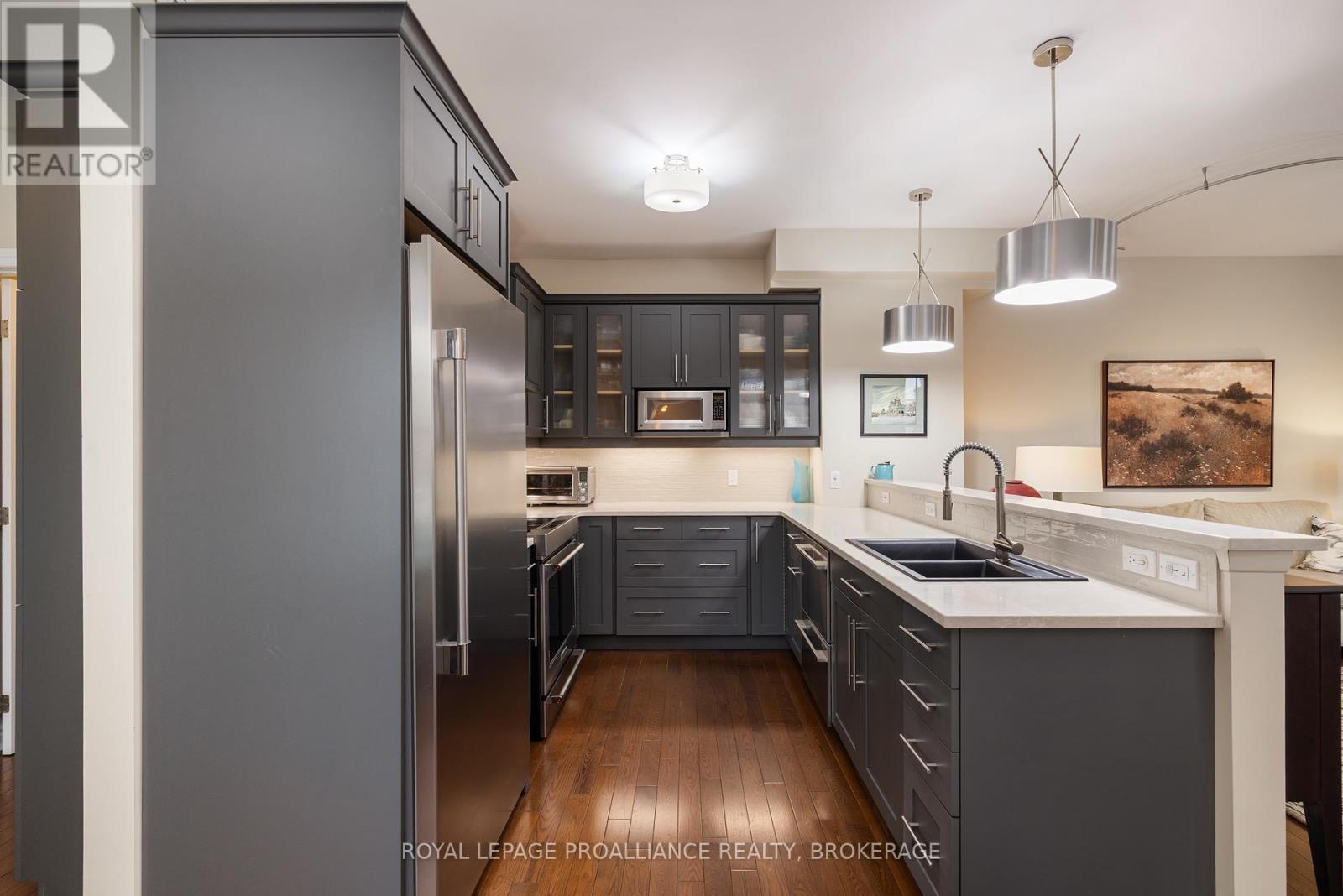 












300 WELLINGTON STREET

,
Kingston (East of Sir John A. Blvd),




Ontario
K7K2Z3

