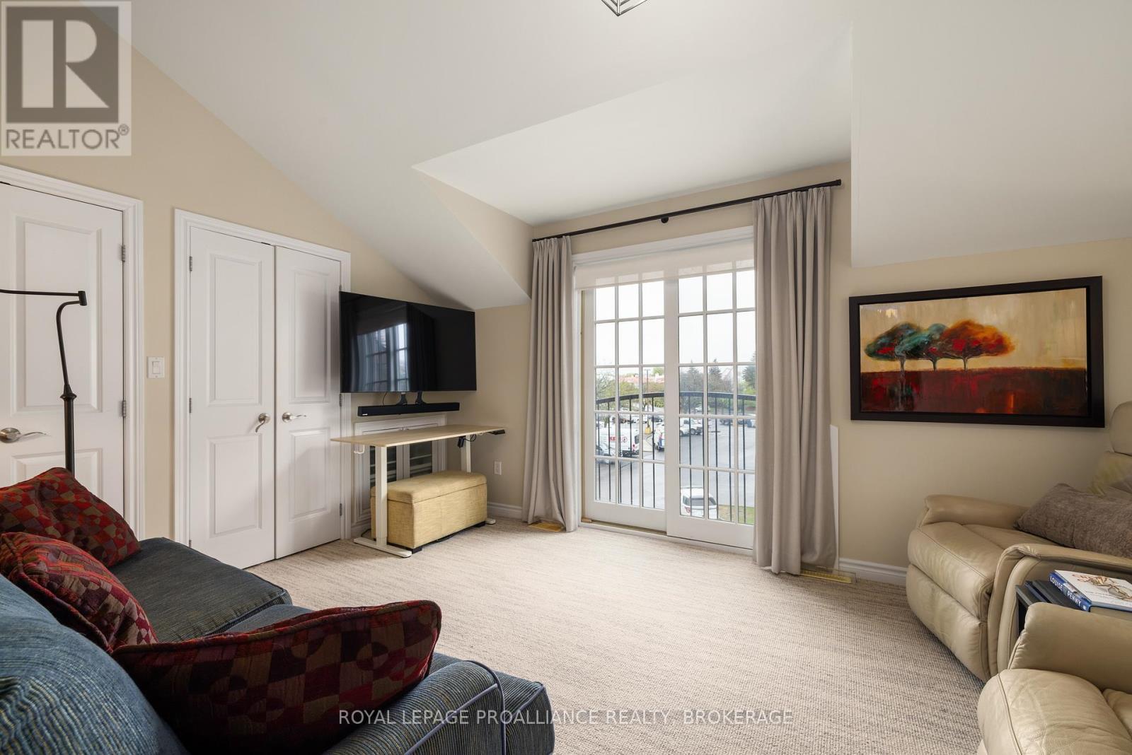 












300 WELLINGTON STREET

,
Kingston (East of Sir John A. Blvd),




Ontario
K7K2Z3

