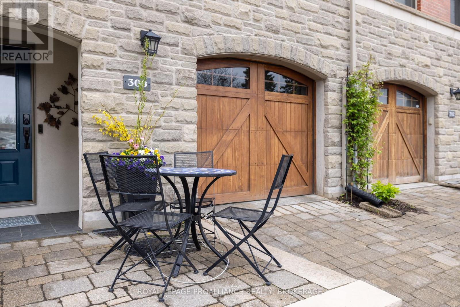 












300 WELLINGTON STREET

,
Kingston (East of Sir John A. Blvd),




Ontario
K7K2Z3

