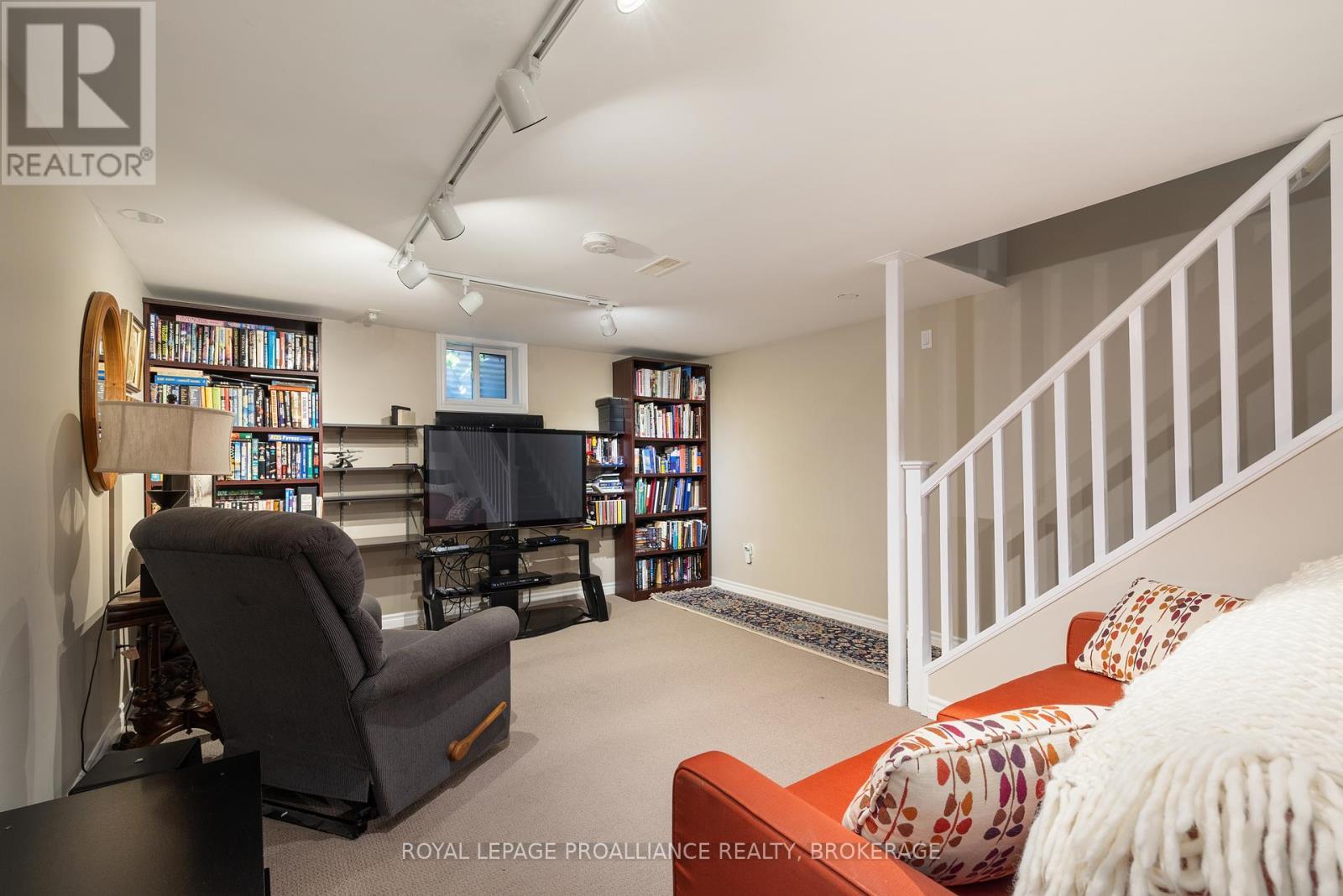 












300 WELLINGTON STREET

,
Kingston (East of Sir John A. Blvd),




Ontario
K7K2Z3


