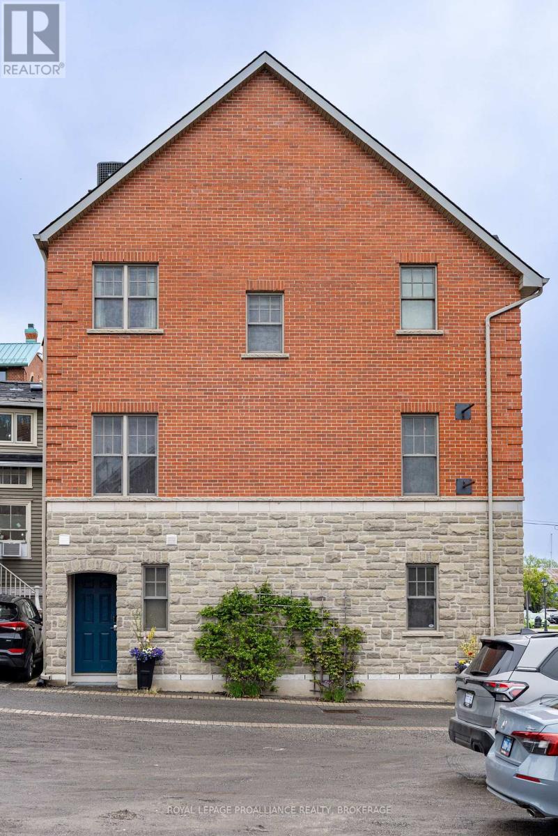 












300 WELLINGTON STREET

,
Kingston (East of Sir John A. Blvd),




Ontario
K7K2Z3

