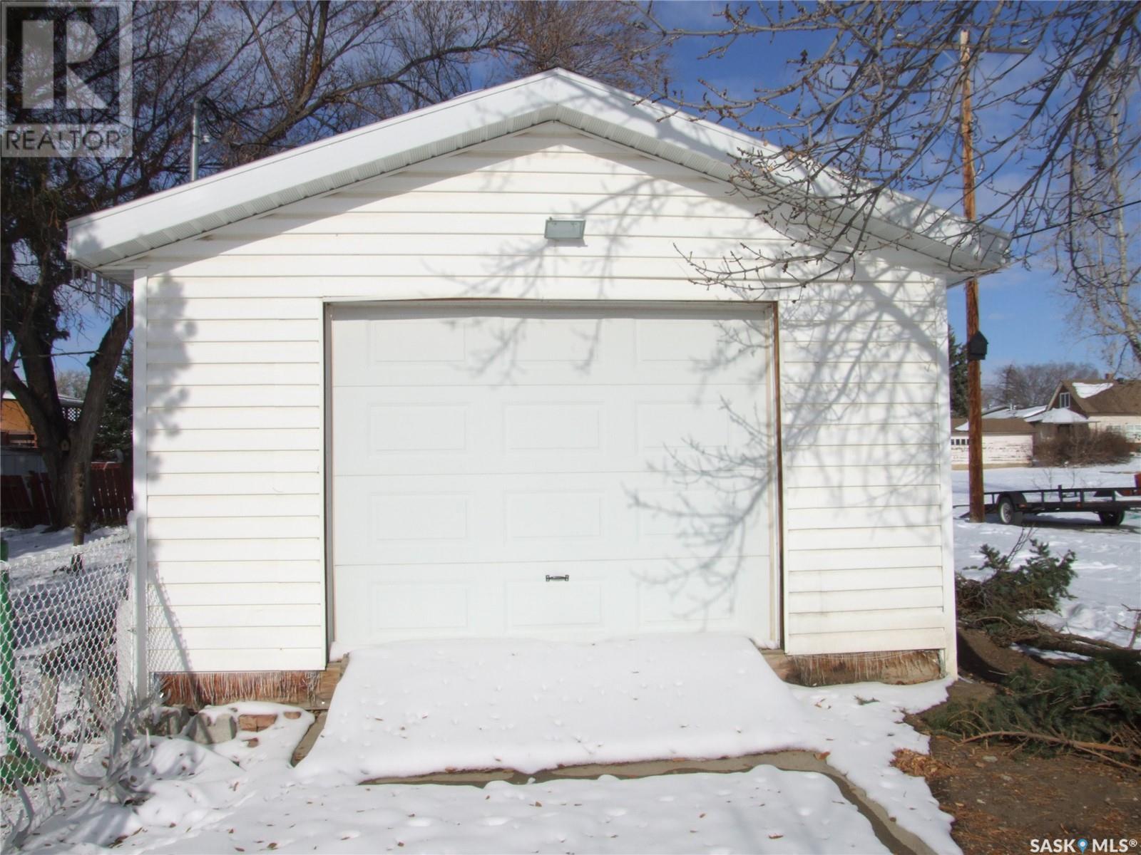 












201 8th STREET W

,
Leader,




Saskatchewan
S0N1H0

