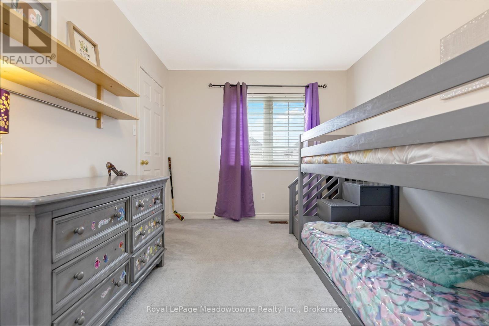 












13 ROBARTS DRIVE

,
Milton (DE Dempsey),




Ontario
L9T5P8

