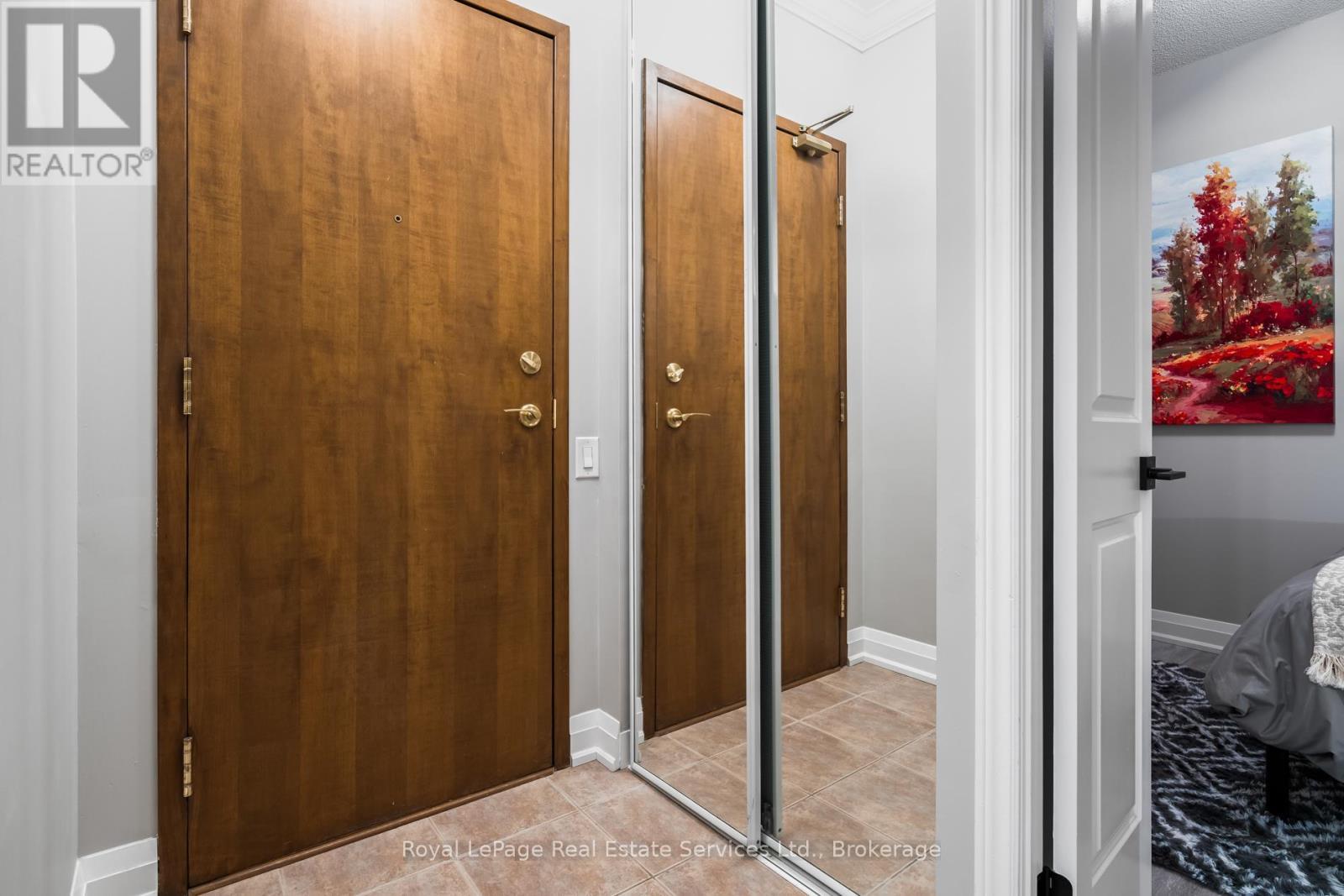












105 - 60 OLD MILL ROAD

,
Oakville (OO Old Oakville),




Ontario
L6J7V9


