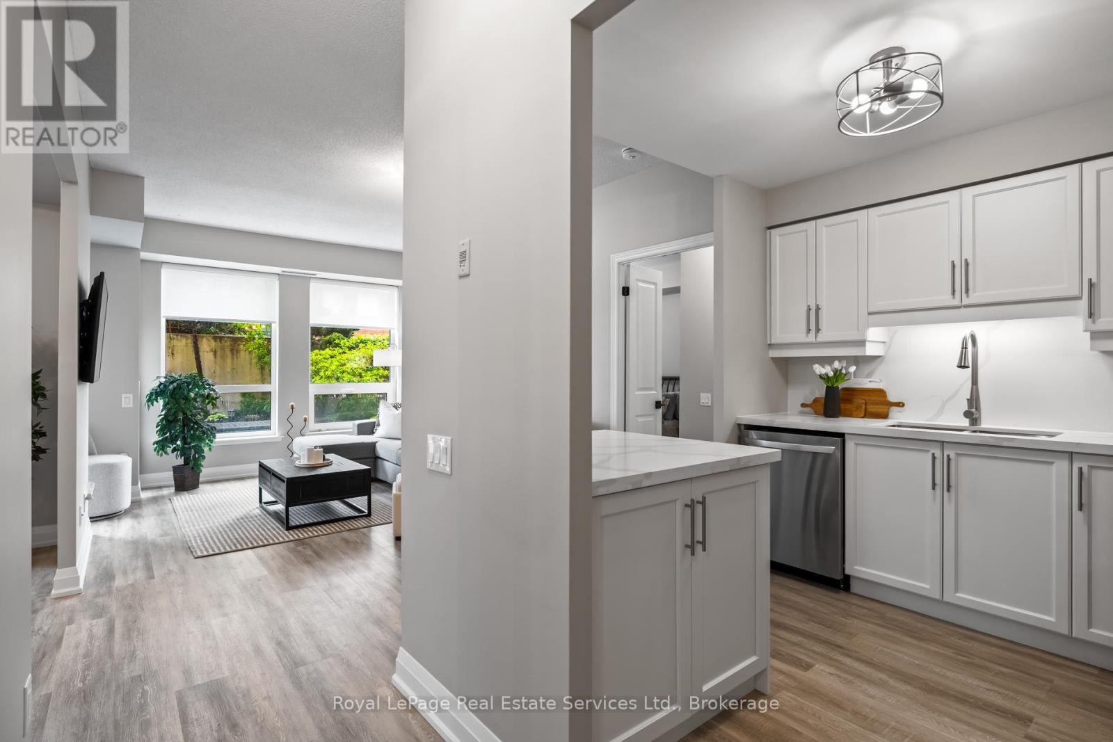 












105 - 60 OLD MILL ROAD

,
Oakville (OO Old Oakville),




Ontario
L6J7V9

