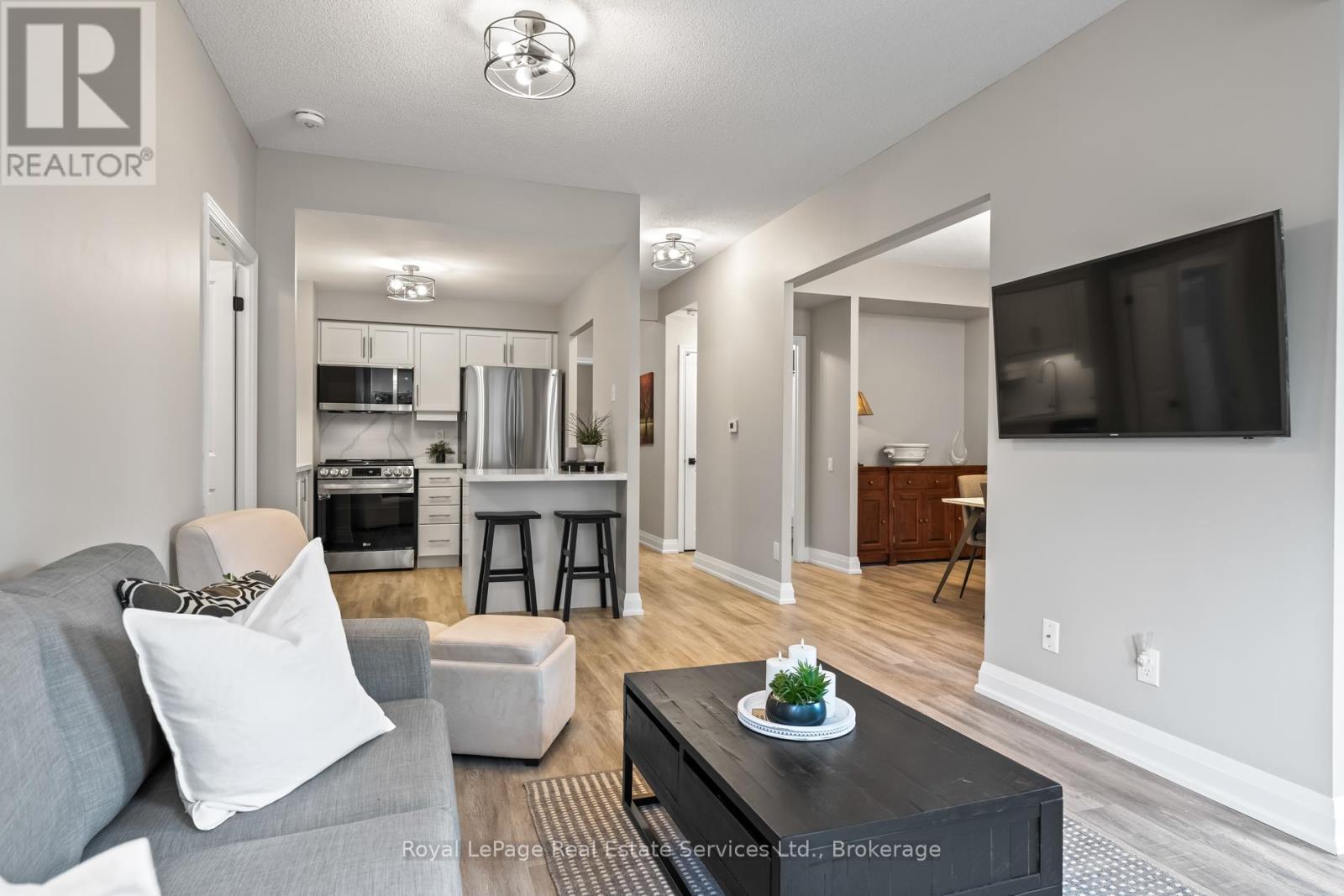 












105 - 60 OLD MILL ROAD

,
Oakville (OO Old Oakville),




Ontario
L6J7V9

