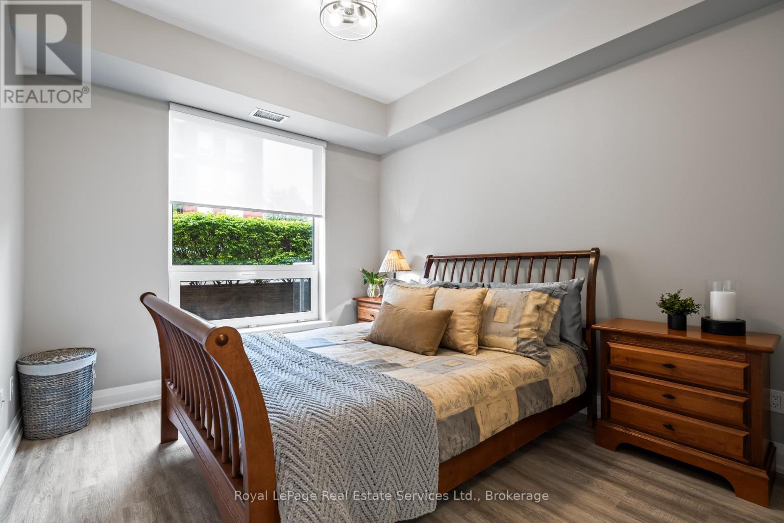 












105 - 60 OLD MILL ROAD

,
Oakville (OO Old Oakville),




Ontario
L6J7V9

