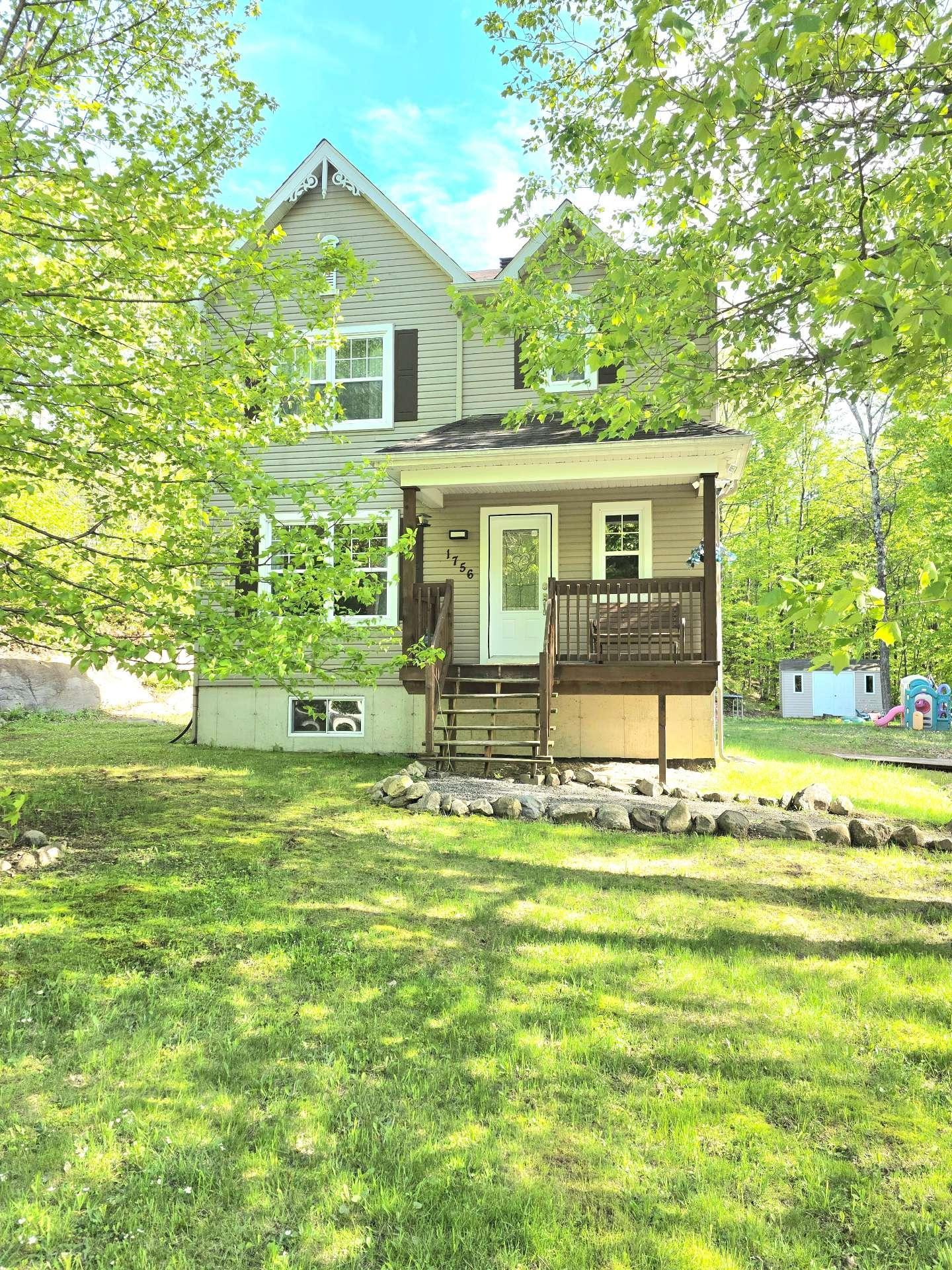 









1756


Rue Raymond

,
Saint-Lin/Laurentides,




QC
J5M1X3

